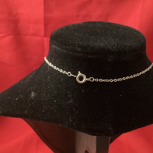 Silver tone swirl pendant necklace - Picture 3 of 6